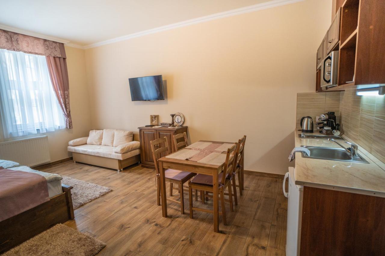 Toscana Apartman Gyula Exterior photo