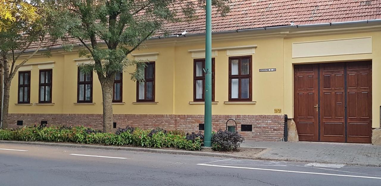 Toscana Apartman Gyula Exterior photo