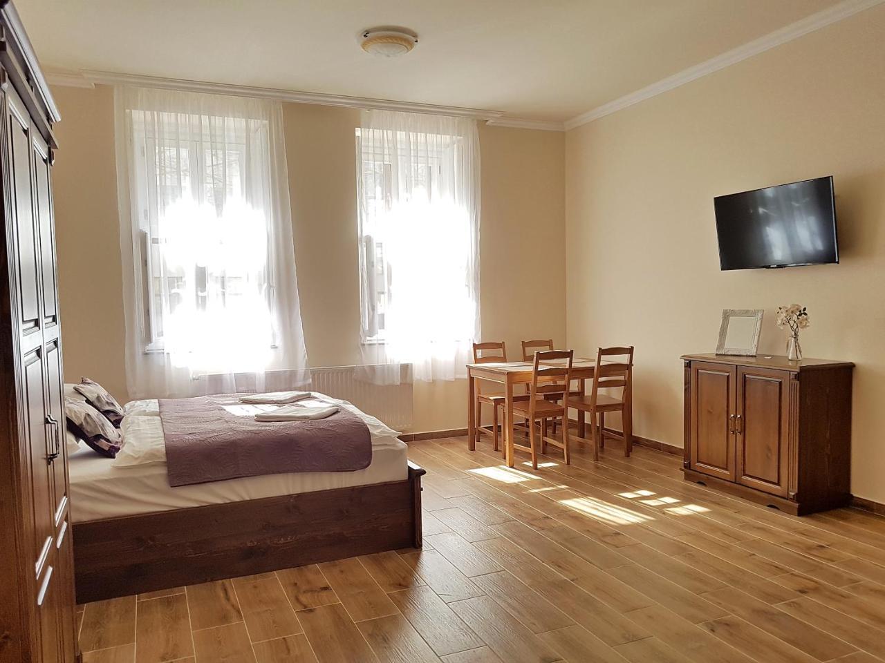 Toscana Apartman Gyula Exterior photo